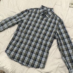 Express performance wrinkle resistant shirt. Medium extra slim. New